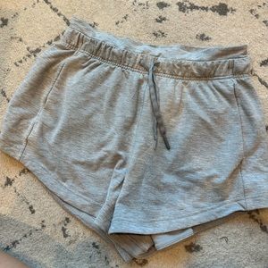 Lululemon inner glow shorts size 6